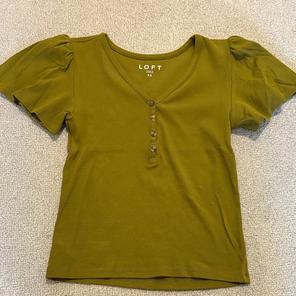 LOFT Olive Short Sleeve Blouse